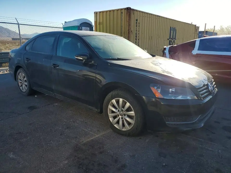 2012 VOLKSWAGEN PASSAT S  