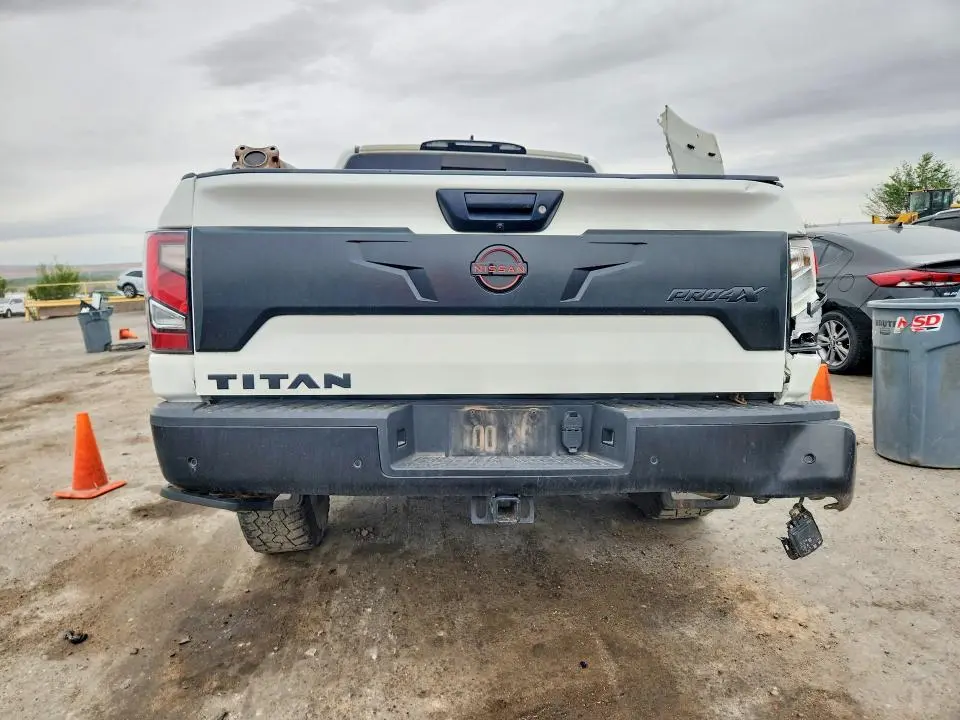 2023 NISSAN TITAN PRO-4X  