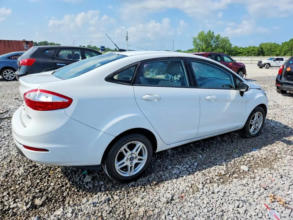 2017 FORD FIESTA SE  