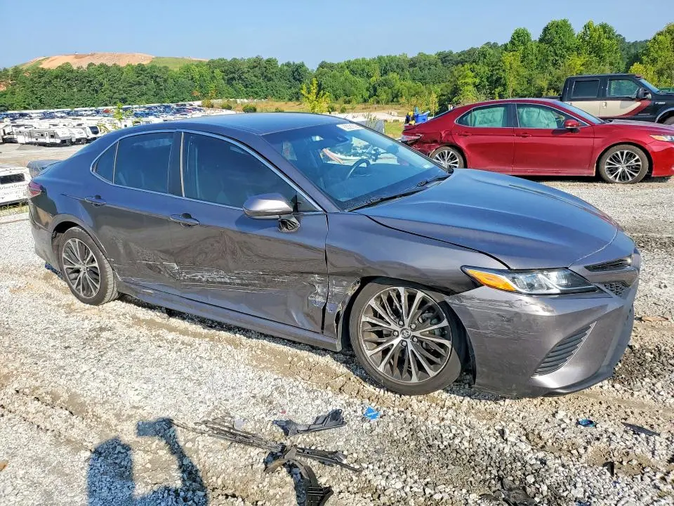 2018 TOYOTA CAMRY SE  
