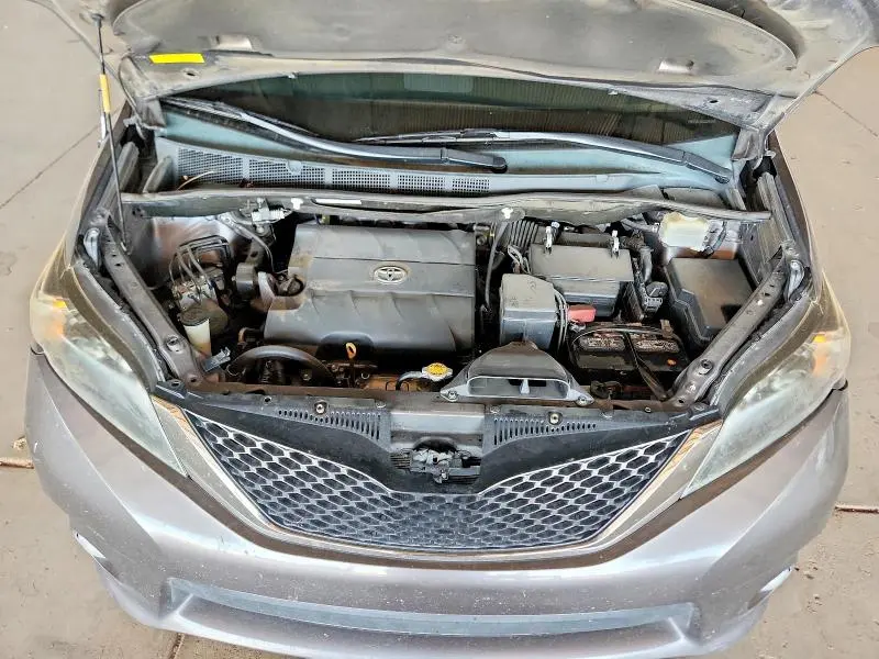 2014 TOYOTA SIENNA SPORT  