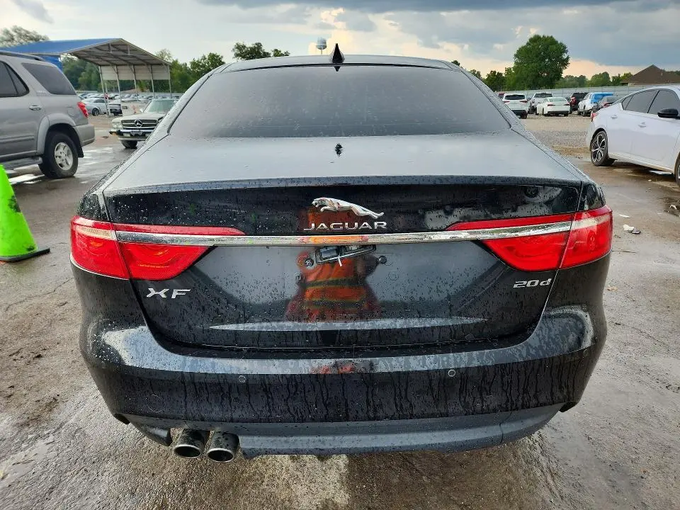 2017 JAGUAR XF PREMIUM  