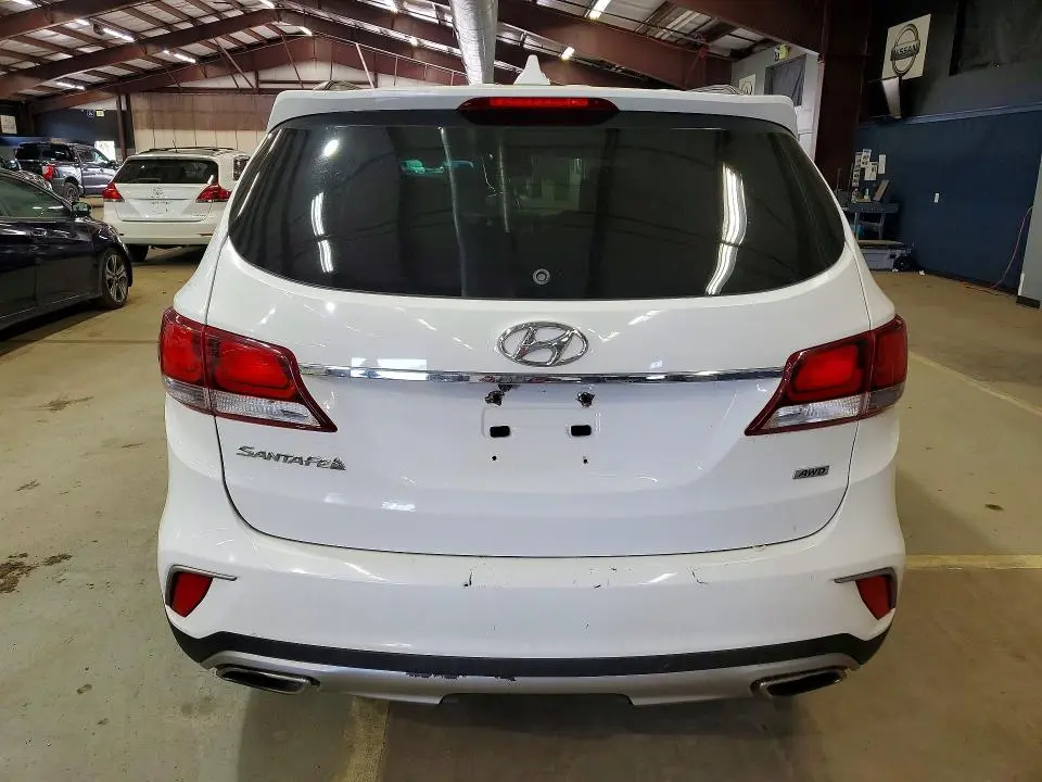 2017 HYUNDAI SANTA FE SE  