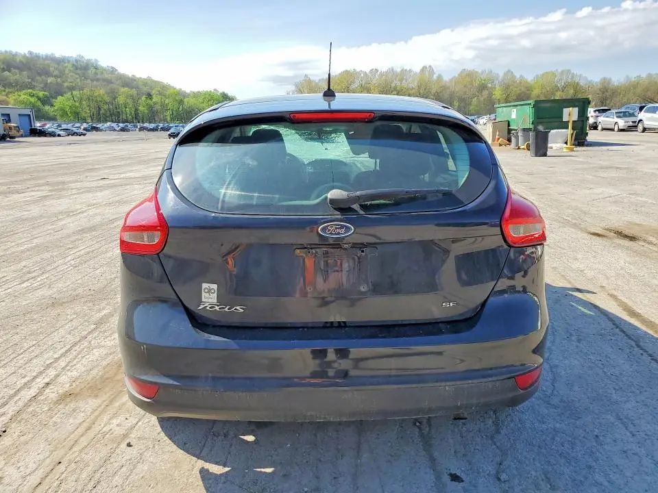 2017 FORD FOCUS SE  