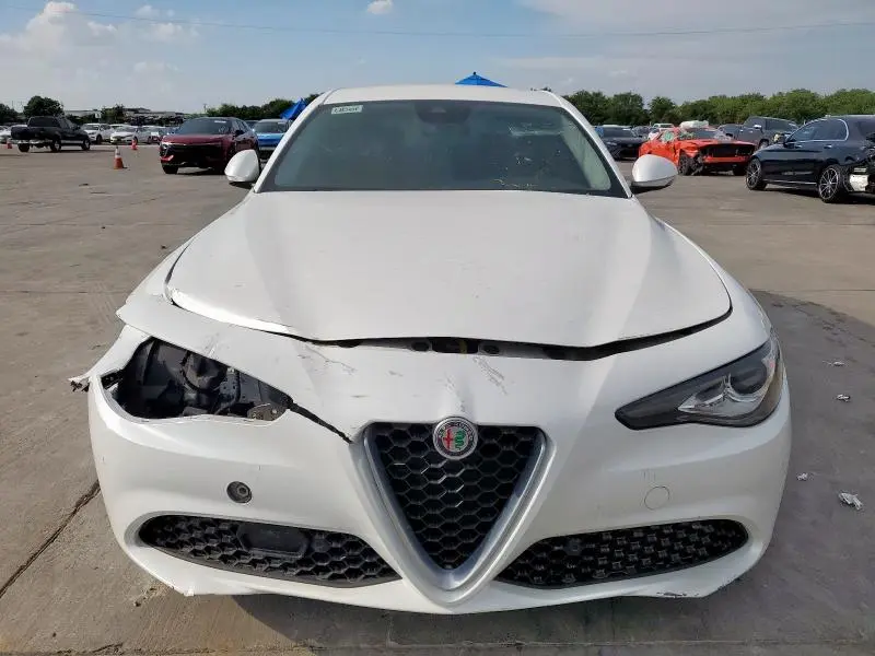 2017 ALFA ROMEO GIULIA TI  