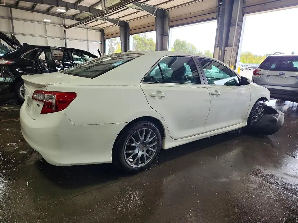 2012 TOYOTA CAMRY SE  
