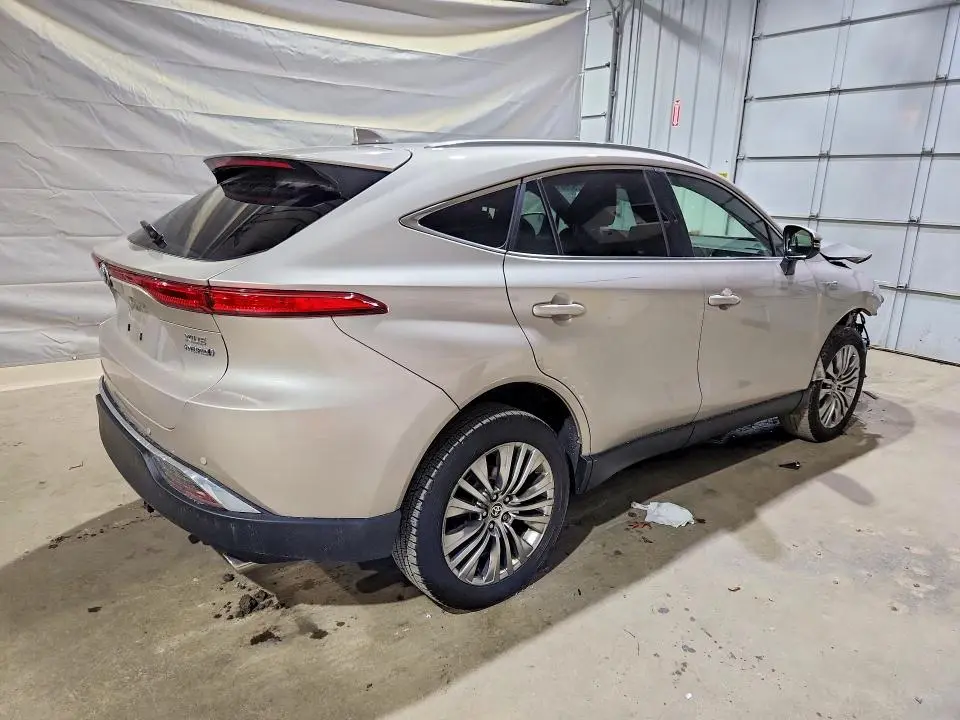 2021 TOYOTA VENZA XLE  