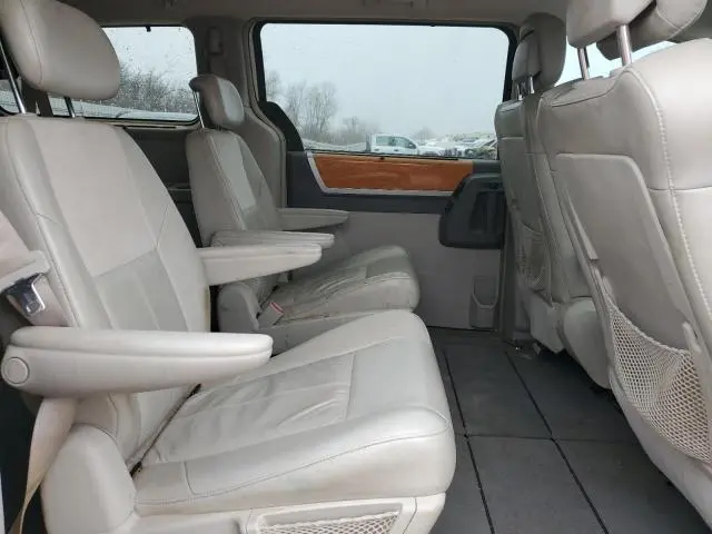 2010 CHRYSLER TOWN & COUNTRY LIMITED  
