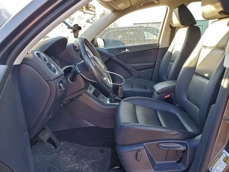 2014 VOLKSWAGEN TIGUAN S  