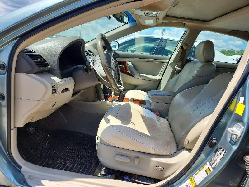 2011 TOYOTA CAMRY XLE  