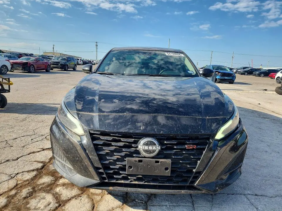 2024 NISSAN ALTIMA SR  