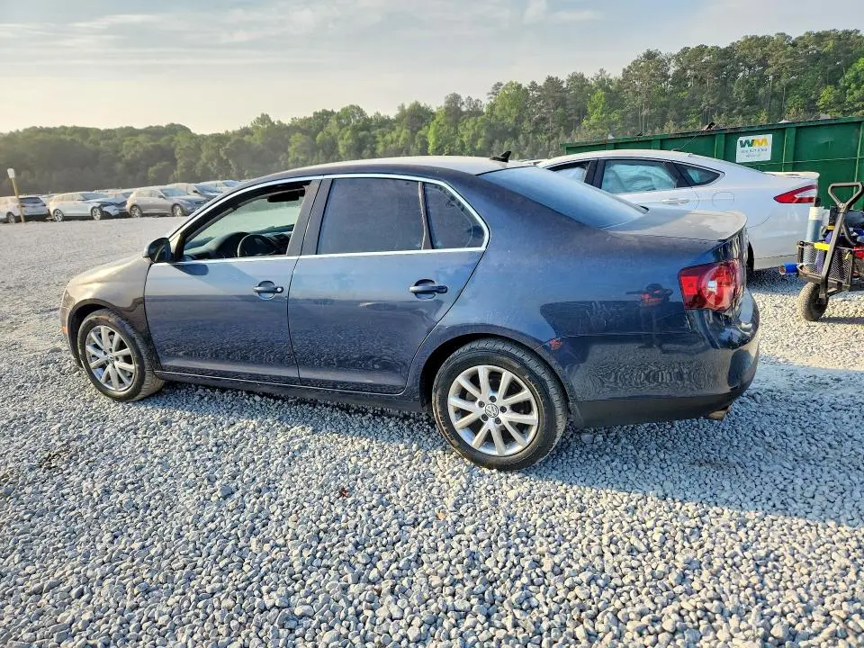 2010 VOLKSWAGEN JETTA SE  