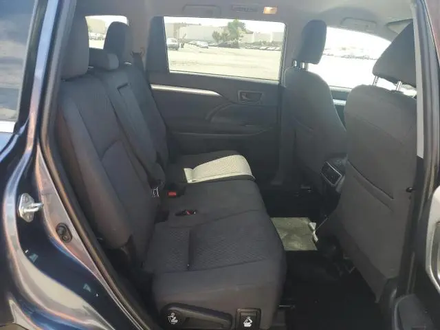 2019 TOYOTA HIGHLANDER LE  