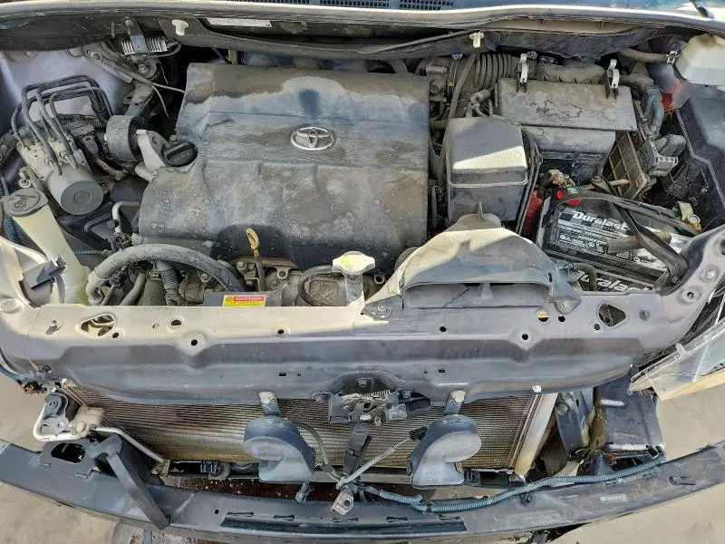 2014 TOYOTA SIENNA LE  