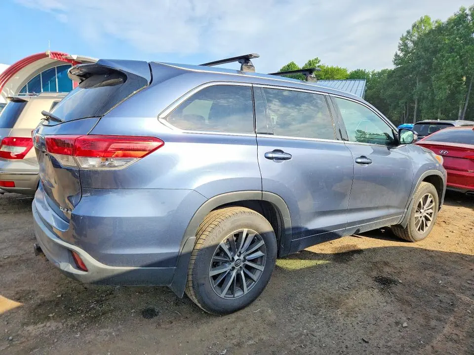 2018 TOYOTA HIGHLANDER XLE  