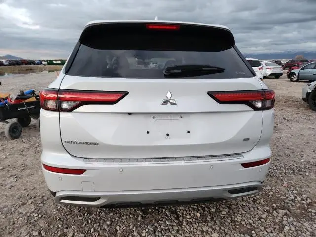 2024 MITSUBISHI OUTLANDER SE  