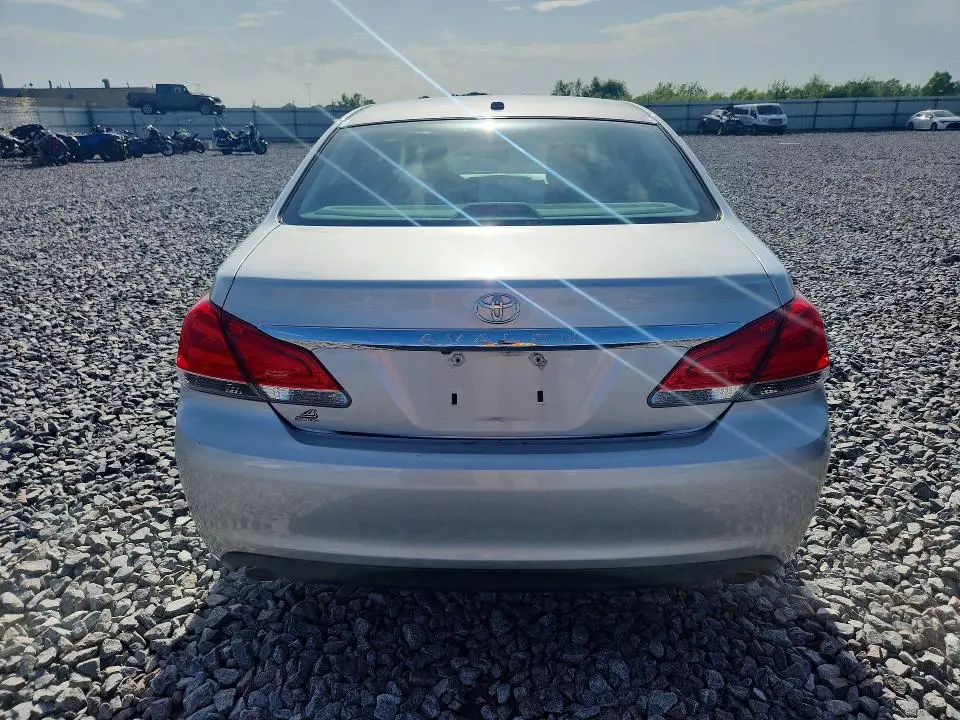 2011 TOYOTA AVALON LIMITED  