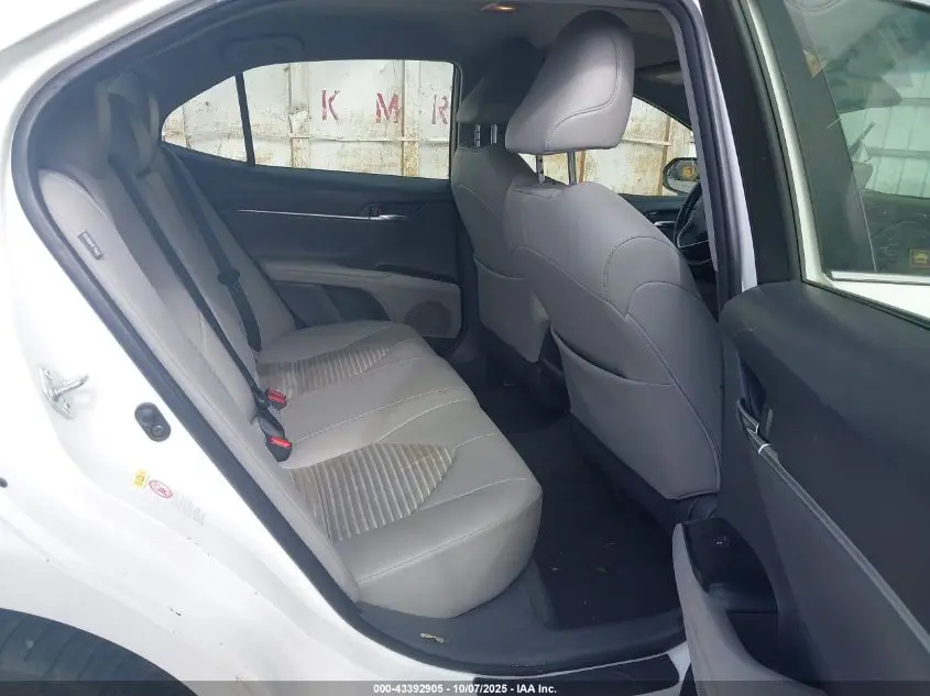 2018 TOYOTA CAMRY SE