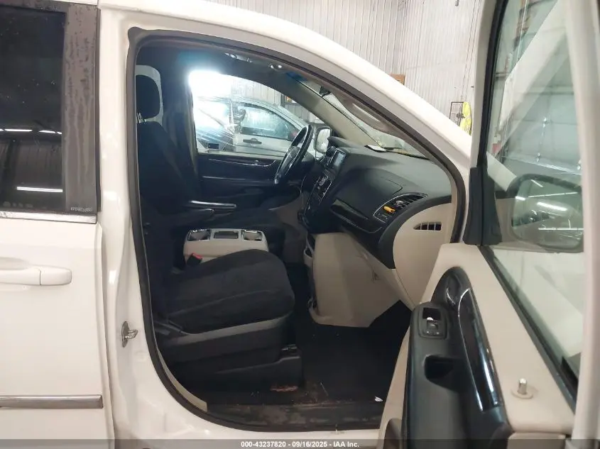 2011 CHRYSLER TOWN & COUNTRY TOURING