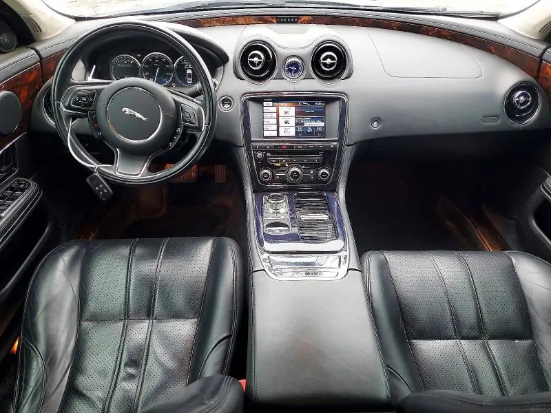 2013 JAGUAR XJ   