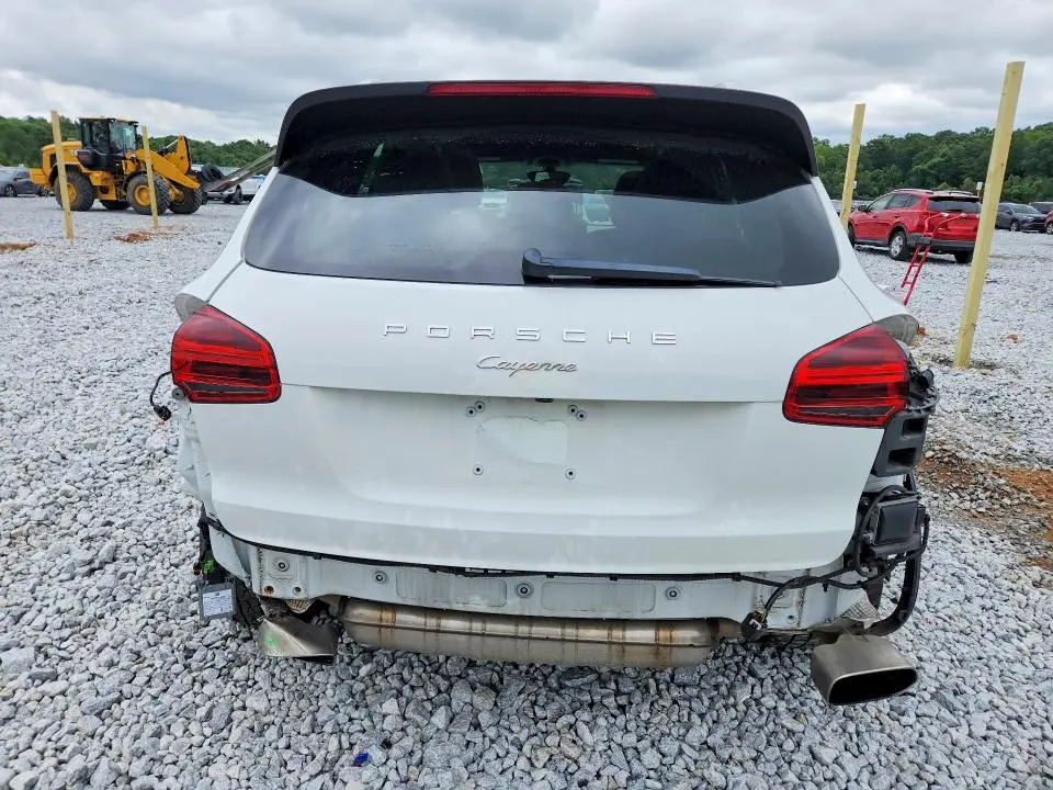 2016 PORSCHE CAYENNE   