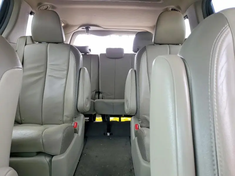 2013 TOYOTA SIENNA LIMITED 7-PASSENGER  
