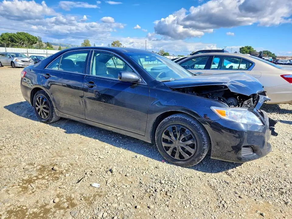2011 TOYOTA CAMRY LE  