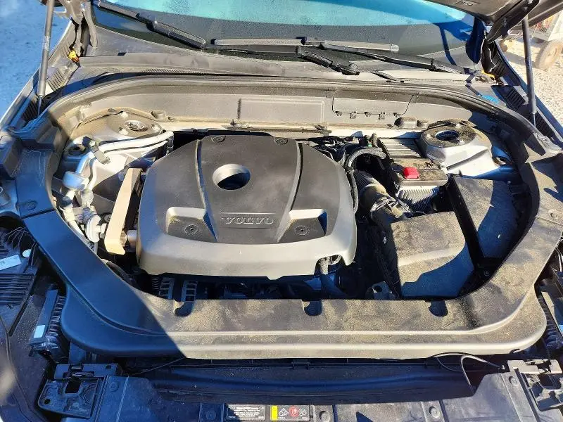 2020 VOLVO XC60 T5 MOMENTUM  