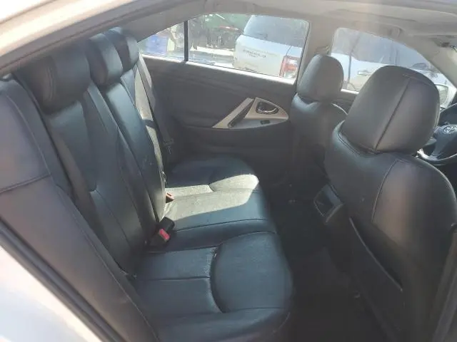 2011 TOYOTA CAMRY SE  