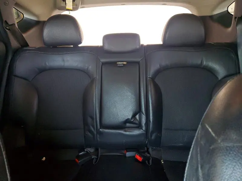 2015 HYUNDAI TUCSON SE  