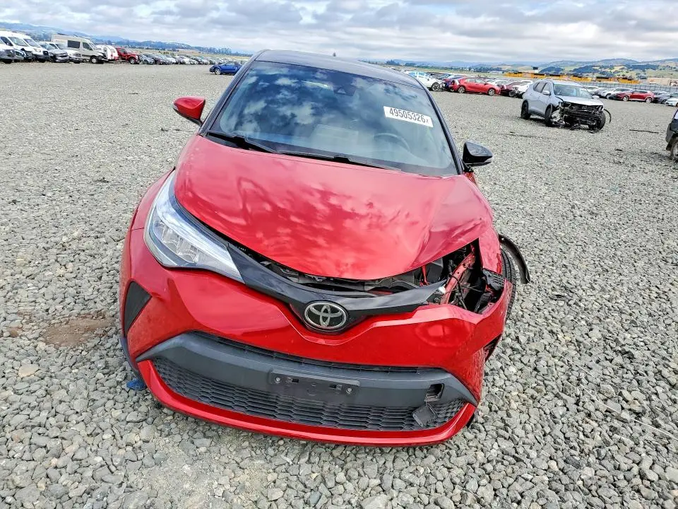 2020 TOYOTA C-HR XLE  