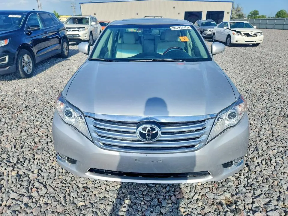 2011 TOYOTA AVALON LIMITED  