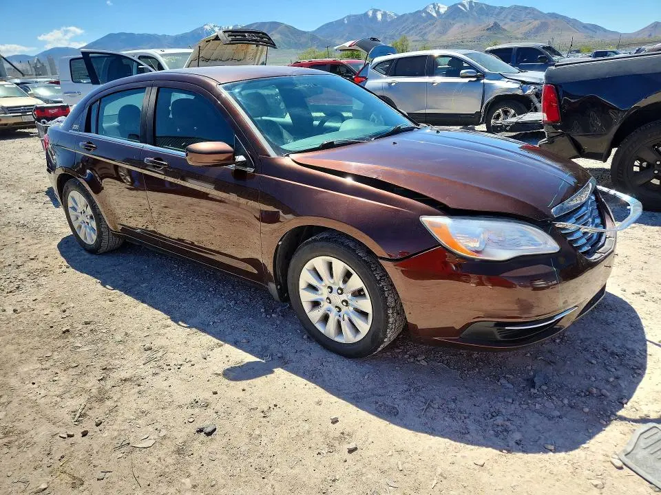 2013 CHRYSLER 200 LX  