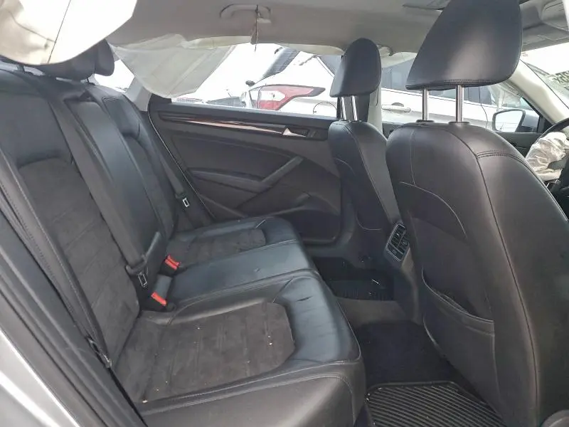 2015 VOLKSWAGEN PASSAT SEL  