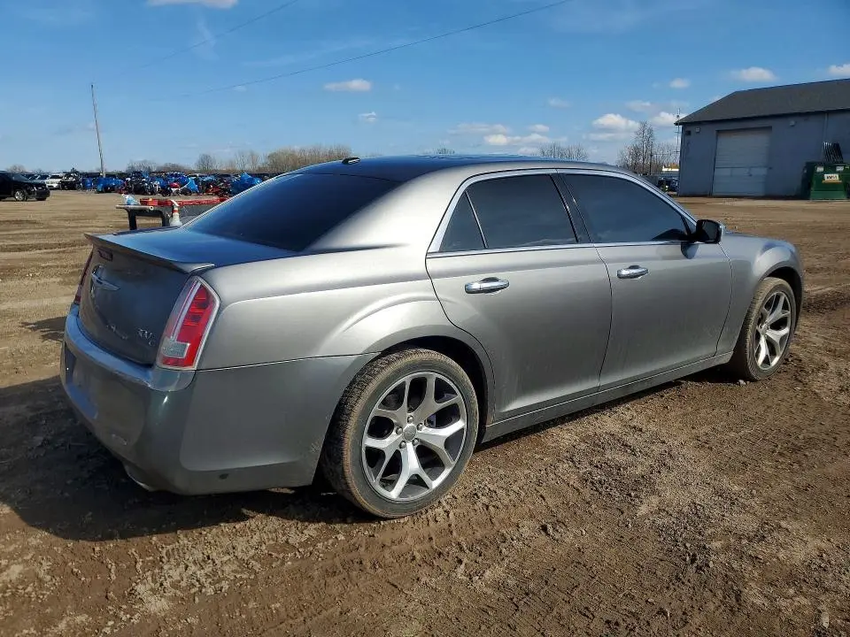 2011 CHRYSLER 300C   