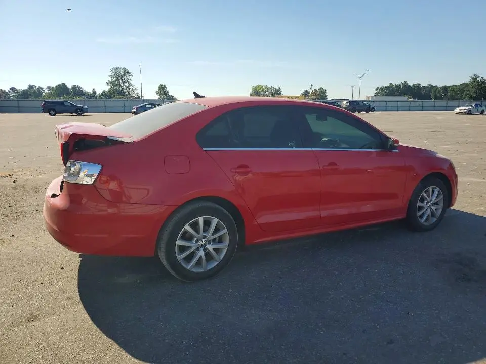2013 VOLKSWAGEN JETTA SE  