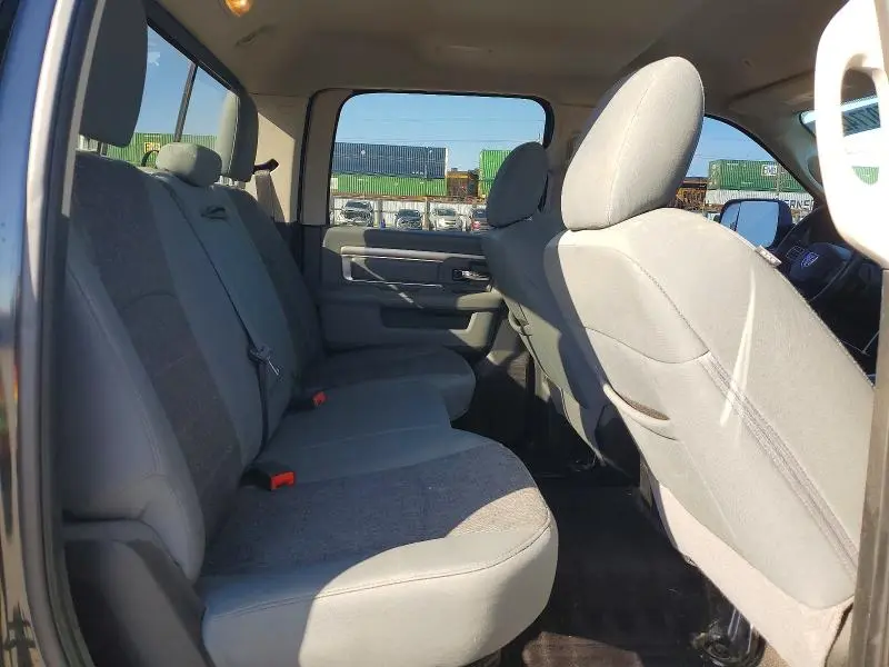 2018 RAM 1500 SLT  
