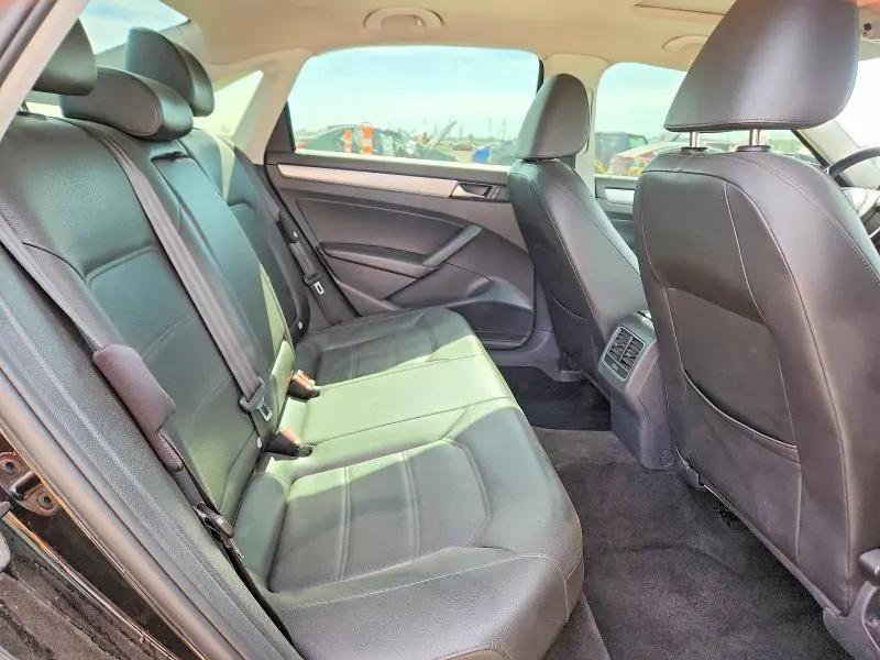 2013 VOLKSWAGEN PASSAT SE  