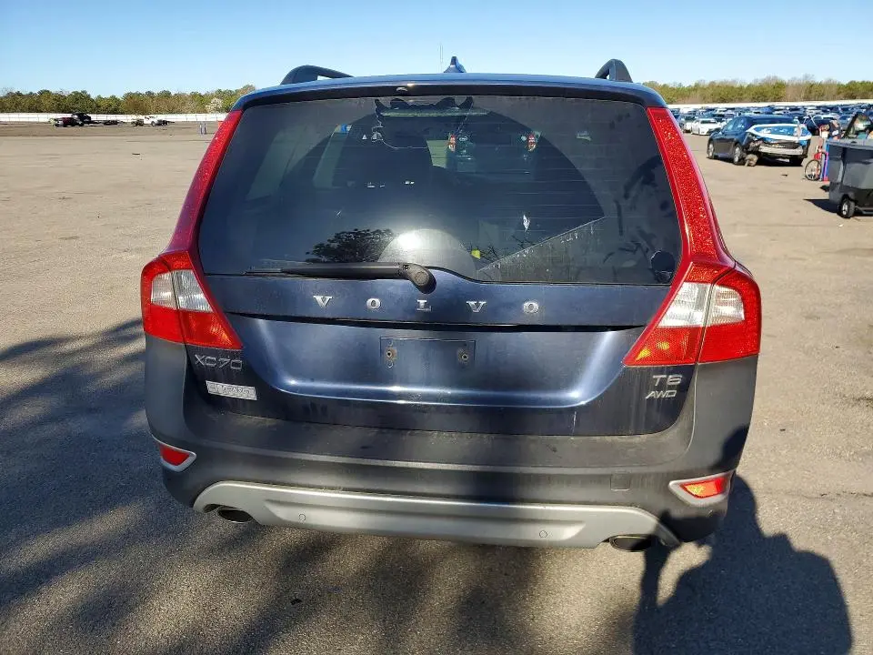 2011 VOLVO XC70 T6  