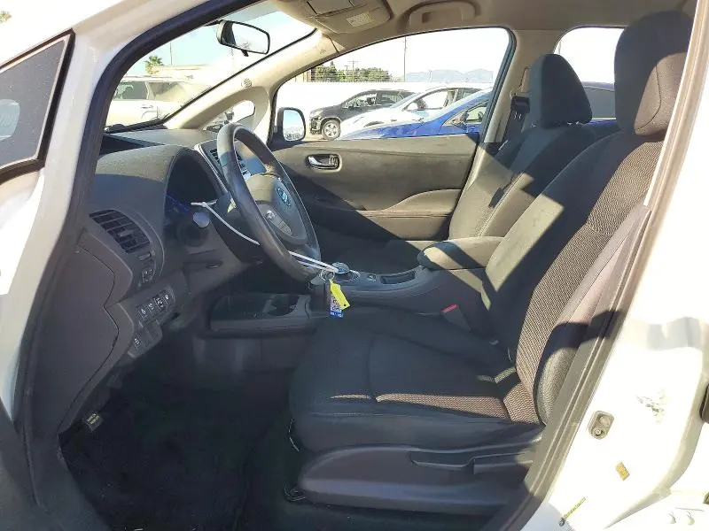 2015 NISSAN LEAF S  
