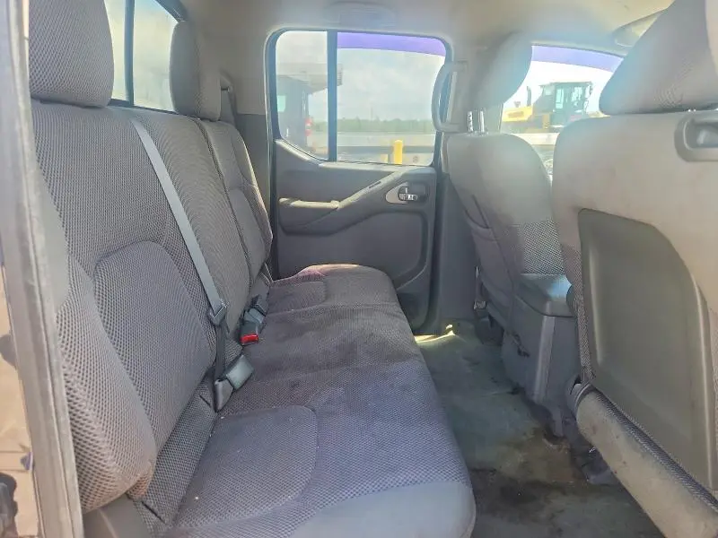 2014 NISSAN FRONTIER S  