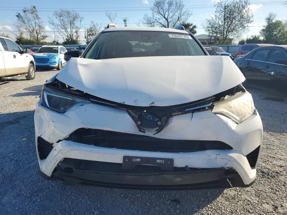 2018 TOYOTA RAV4 LE  