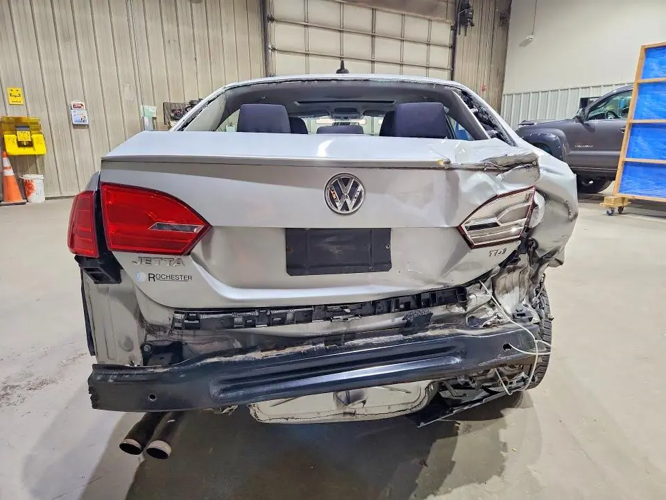 2011 VOLKSWAGEN JETTA TDI  