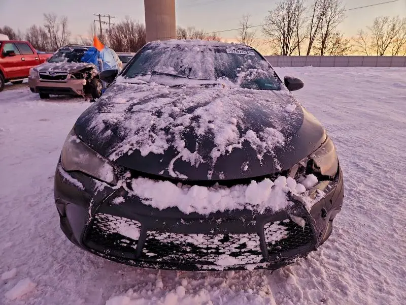 2015 TOYOTA CAMRY LE  