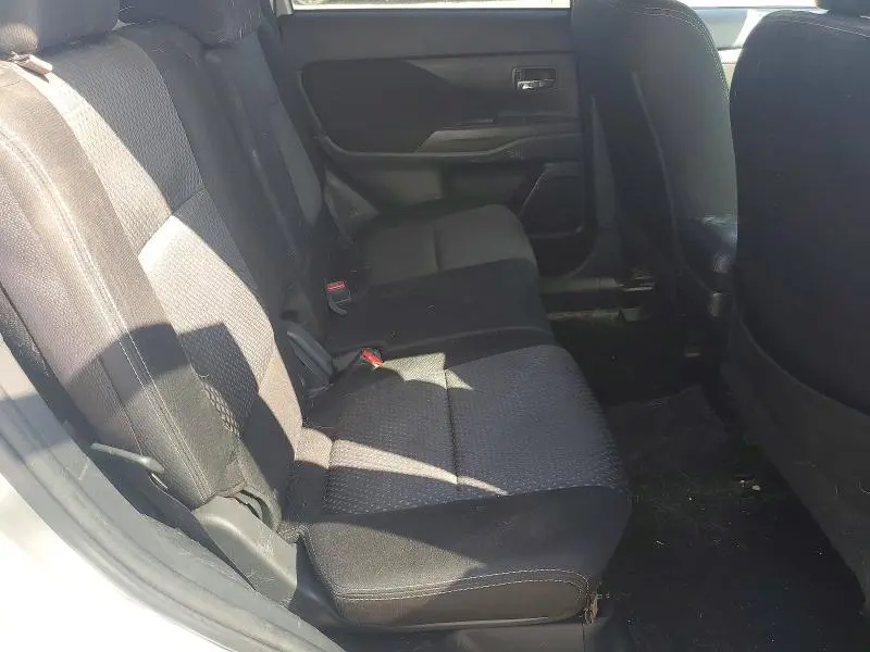 2018 MITSUBISHI OUTLANDER SE  