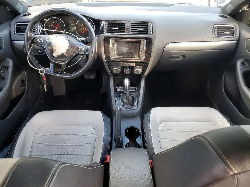 2016 VOLKSWAGEN JETTA SPORT  