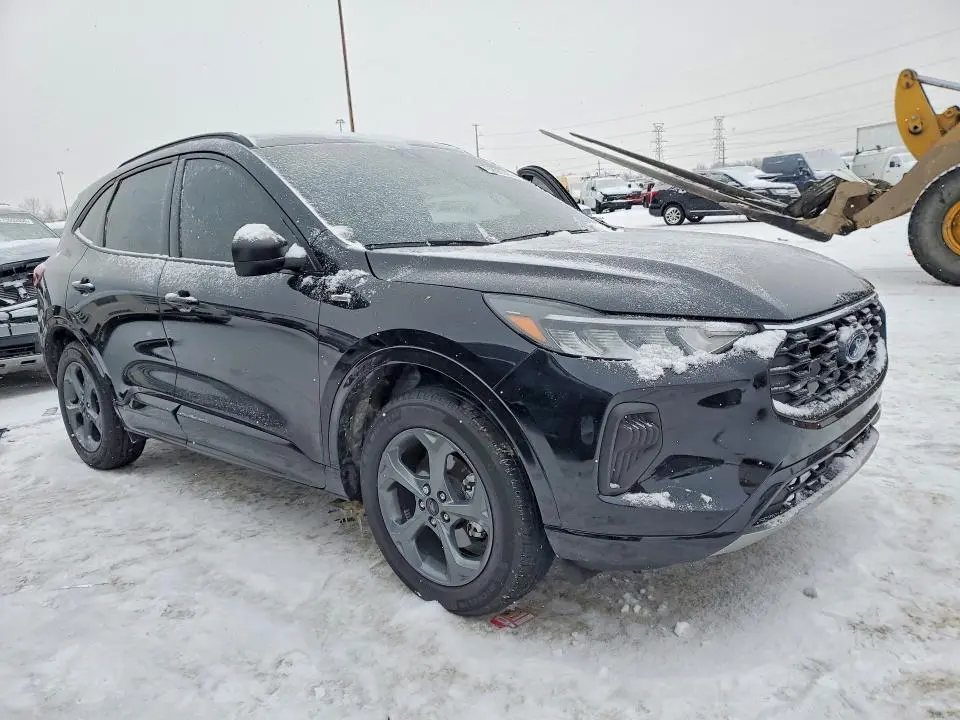 2024 FORD ESCAPE ST LINE  