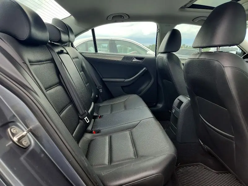 2015 VOLKSWAGEN JETTA SE  