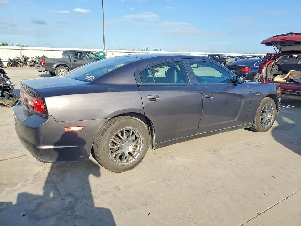 2014 DODGE CHARGER SE  