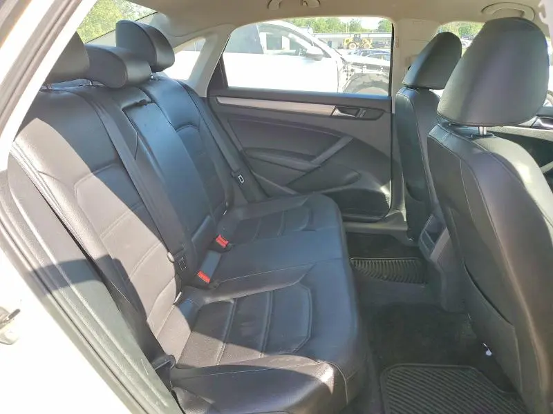2014 VOLKSWAGEN PASSAT S  